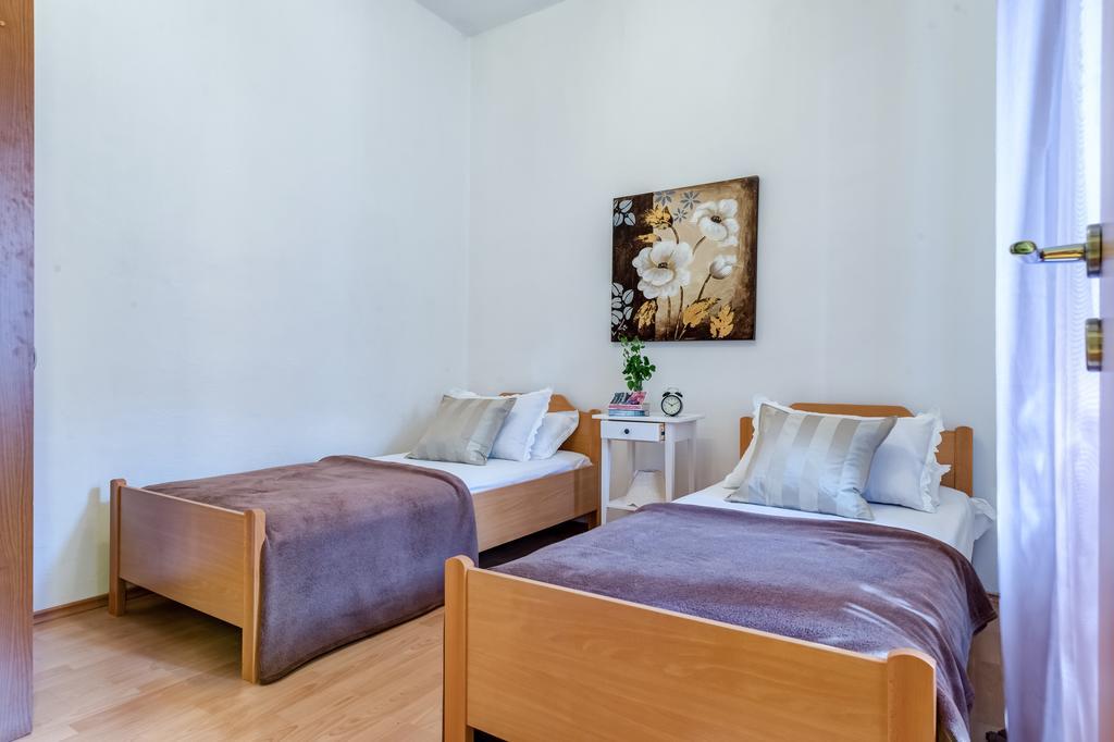 Apartments Bralic Вис Экстерьер фото