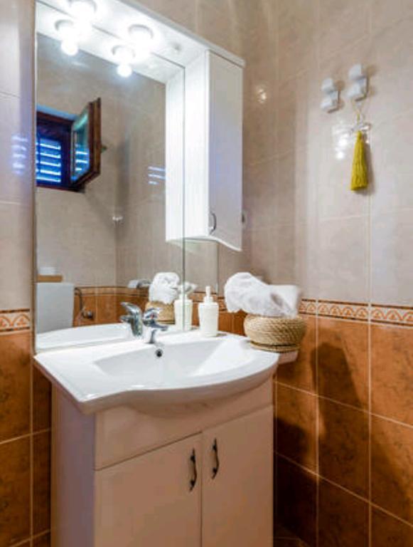 Apartments Bralic Вис Экстерьер фото