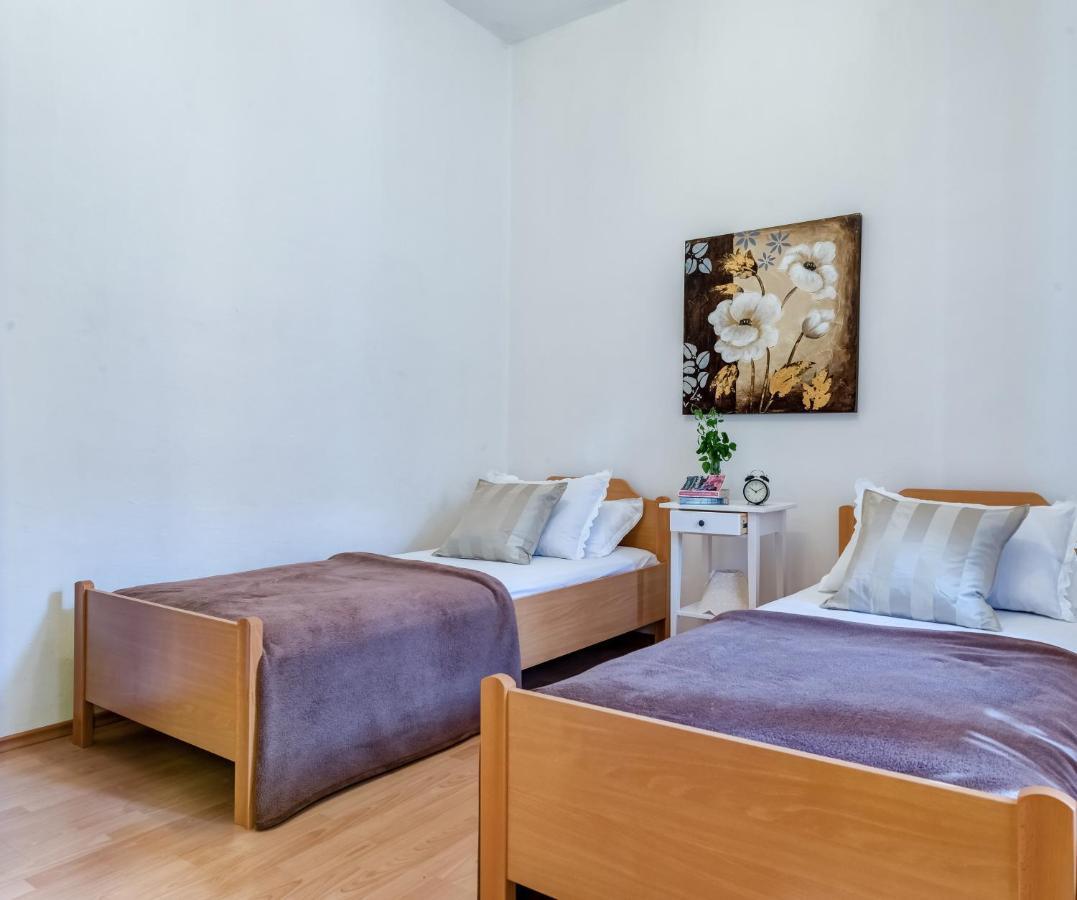 Apartments Bralic Вис Экстерьер фото